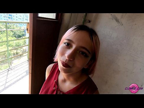 ❤️ 学生Sensual在内陆地区吸食陌生人--在他脸上射精 Quality porn